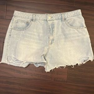 🌺Light Wash Denim Shorts juniors